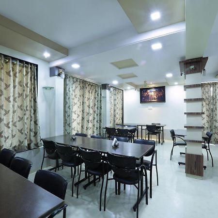 Oyo 4198 Hotel Shri Sai Murli 쉬르디 외부 사진