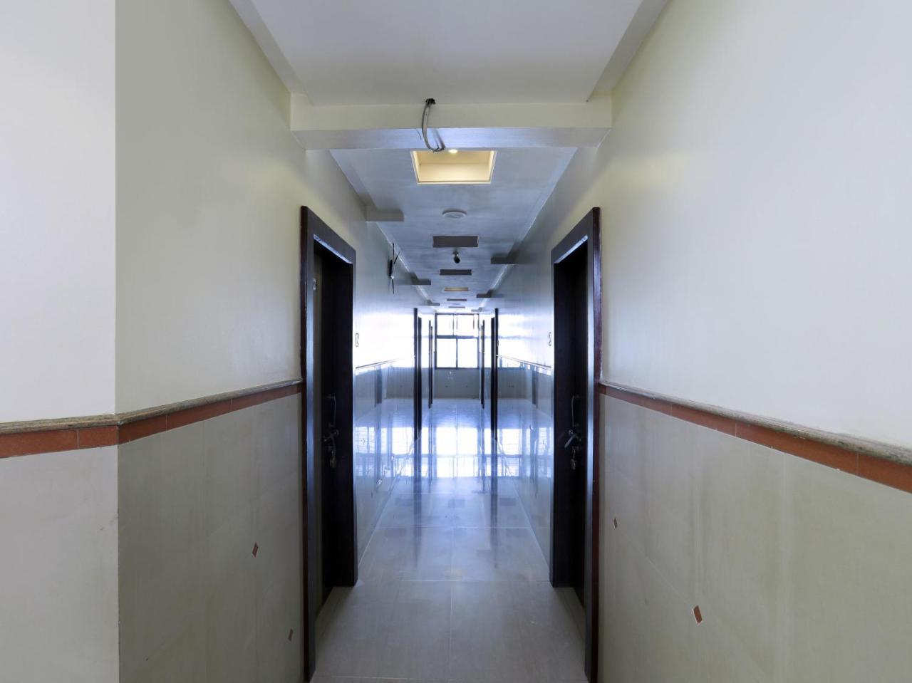 Oyo 4198 Hotel Shri Sai Murli 쉬르디 외부 사진