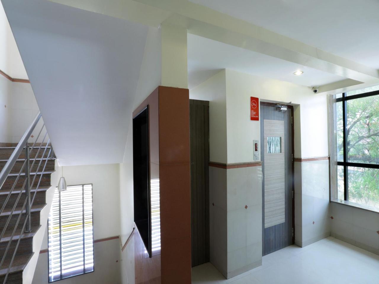 Oyo 4198 Hotel Shri Sai Murli 쉬르디 외부 사진