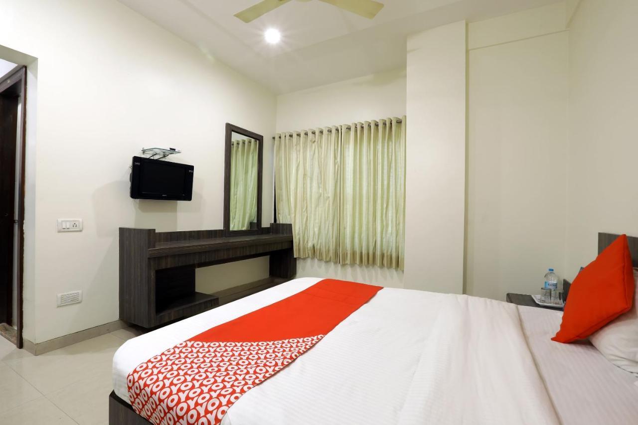 Oyo 4198 Hotel Shri Sai Murli 쉬르디 외부 사진